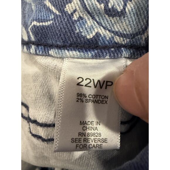 Logo Lori Goldstein Capri Jeans Light Blue Floral Pattern Women's 22 WP - Picture 2 of 6